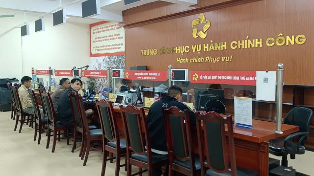 Trung tâm Phục vụ hành chính công xã Mường Ảng ngày 15/4/2026