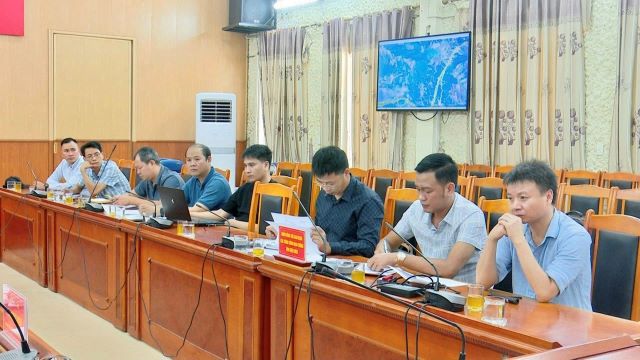Ban QLDA các công trình giao thông tỉnh Điện Biên làm việc với xã Mường Ảng