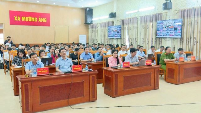 Trên 160 đại biểu xã Mường Ảng tham dự Hội nghị toàn quốc nghiên cứu, học tập, quán triệt và triển khai thực hiện nghị quyết Hội nghị lần thứ hai Ban Chấp hành Trung ương Đảng khóa XIV