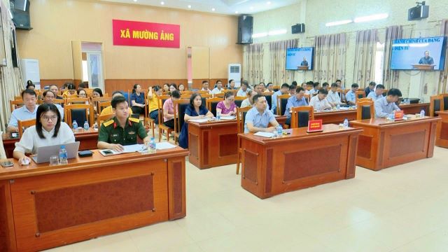 Xã Mường Ảng tham dự Hội nghị toàn quốc tập huấn triển khai thủ tục hành chính của Đảng trên môi trường điện tử