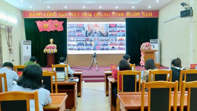 Xã Mường Ảng tham dự Hội nghị trực tuyến của UBND tỉnh đánh giá tình hình, tiến độ triển khai nhiệm vụ đo đạc, lập bản đồ địa chính, lập hồ sơ địa chính và xây dựng CSDL đất đai trên địa bàn tỉnh