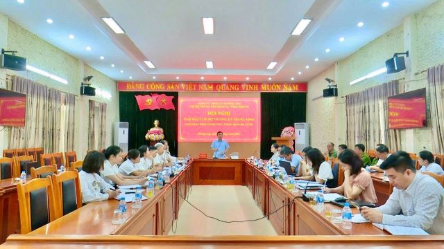 Chi bộ Trung tâm Dịch vụ tổng hợp xã tổ chức Sinh hoạt điểm tháng 6/2026