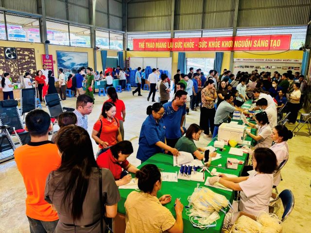 Trên 200 người đăng ký tham gia hiến máu tình nguyện tại Cụm số 03