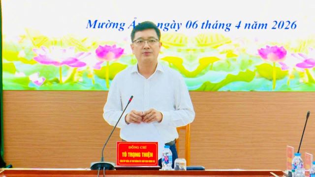 Thường trực Đảng ủy xã Mường Ảng làm việc với Ban Chỉ huy phòng thủ dân sự xã