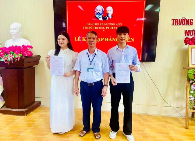 Các Chi bộ trên địa bàn xã Mường Ảng tổ chức sinh hoạt thường kỳ tháng 6/2026