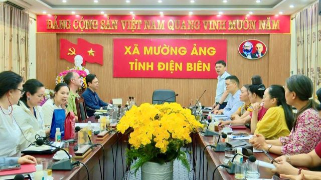 Đoàn công tác thực hiện Dự án chiến lược xuất khẩu cà phê bền vững và truy xuất nguồn gốc cho nền kinh tế xanh, bền vững và toàn diện ở Châu Á làm việc tại xã Mường Ảng